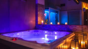 Espace de soins pour les couples, sauna, bain Ă remous, hammam, hammam