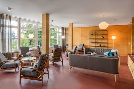 Bar en el lobby. Youth Hostel Crans-Montana
