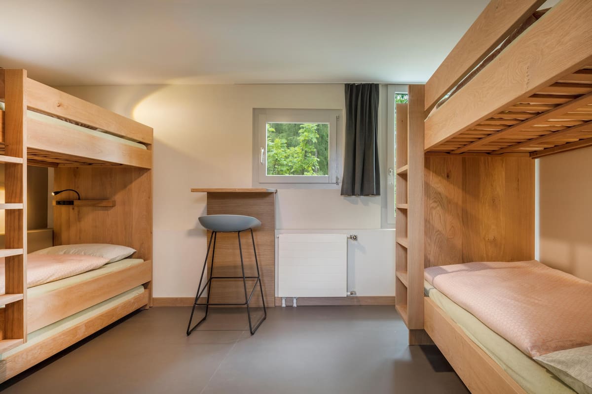 Desk, free cots/infant beds, free WiFi, bed sheets