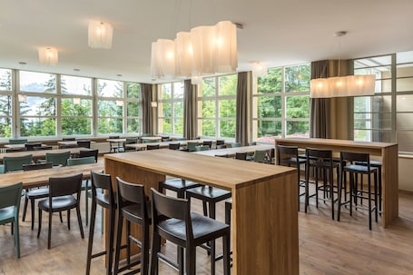 Restaurantes. Youth Hostel Crans-Montana