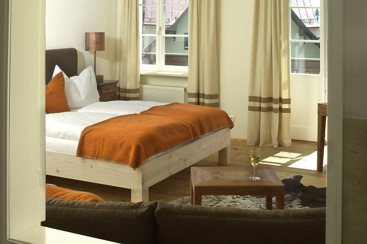 Ambiente Nannerl | In-room safe, desk, laptop workspace, iron/ironing board (on request)