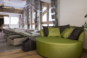 桑拿、热水浴缸、湿蒸房、按摩/护理室、按摩服务