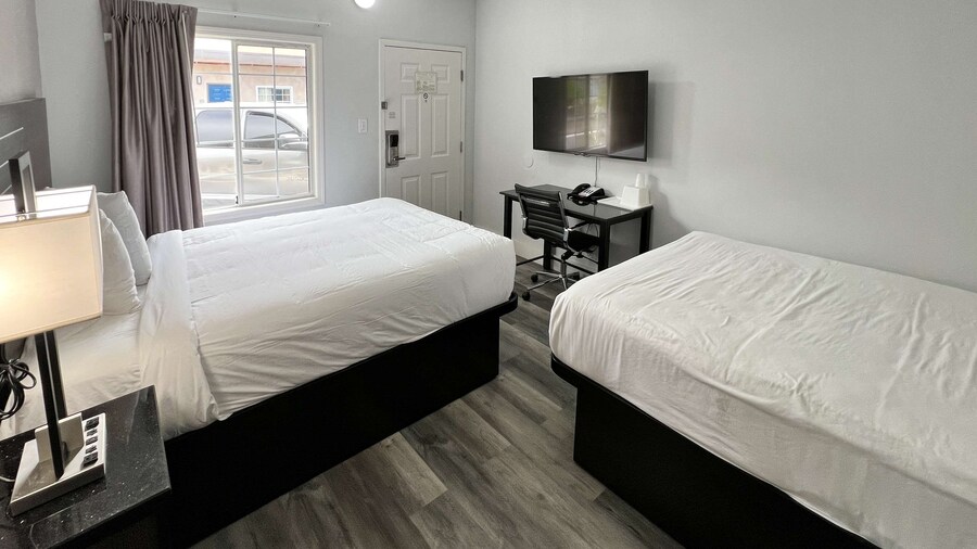 Motel 6 Santa Cruz, CA