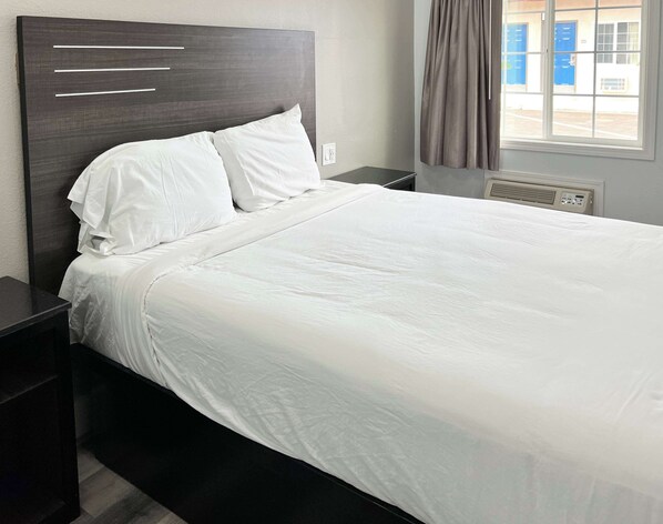 Edredón, escritorio, cortinas blackout y wifi gratis 