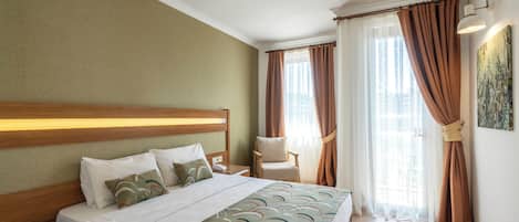 Standard Room | Premium bedding, minibar, in-room safe, desk