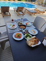 Desayuno continental todos los días (con cargo)