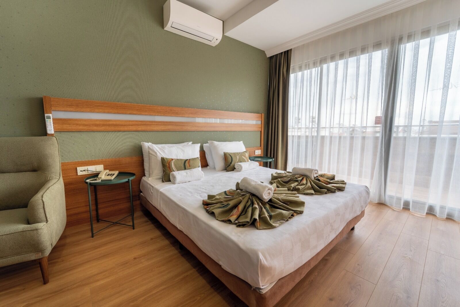 Exclusive Room | Premium bedding, minibar, in-room safe, blackout curtains