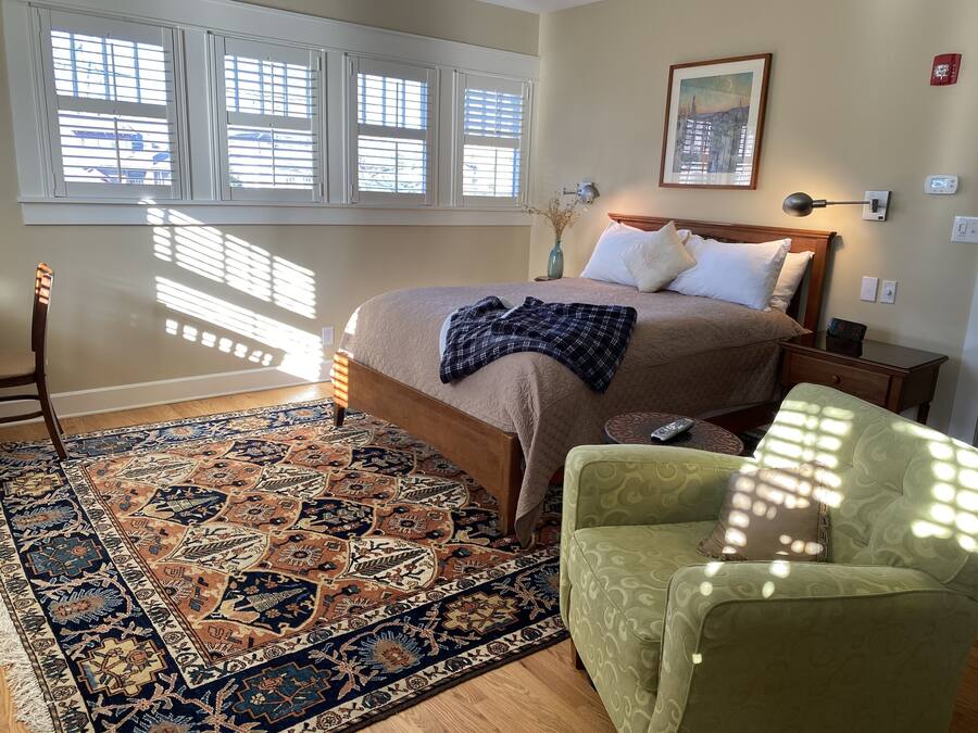 Desk, iron/ironing board, free WiFi, bed sheets