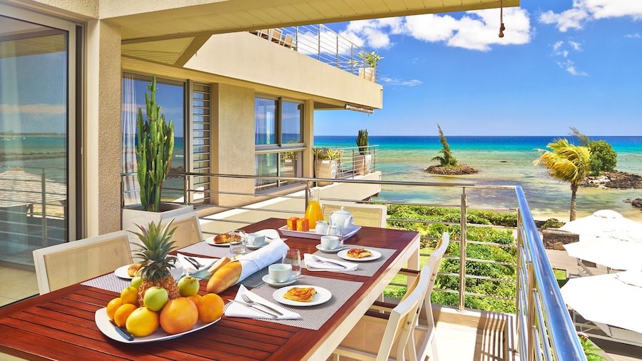 Bon Azur Beachfront Suites & Penthouses with LOV