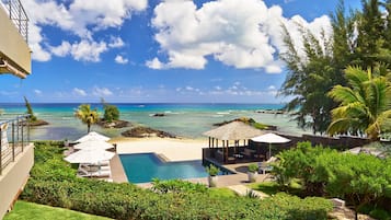Penthouse, 3 habitaciones, frente al mar | Vista a la playa o el mar