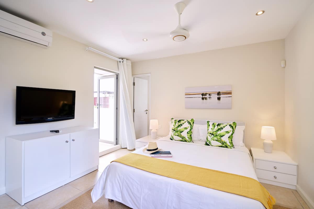 Penthouse, 1 Schlafzimmer, Strandnähe | 2 Schlafzimmer, Zimmersafe, individuell dekoriert