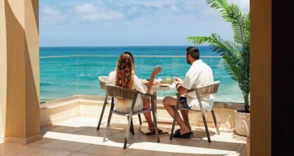 Batis Aero Beachfront Wellbeing Hotel