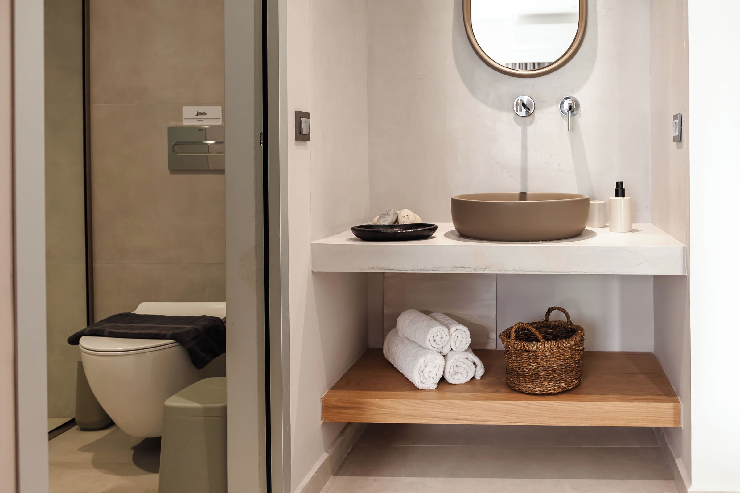 superior suite (side sea view) | bathroom | hair dryer, towels