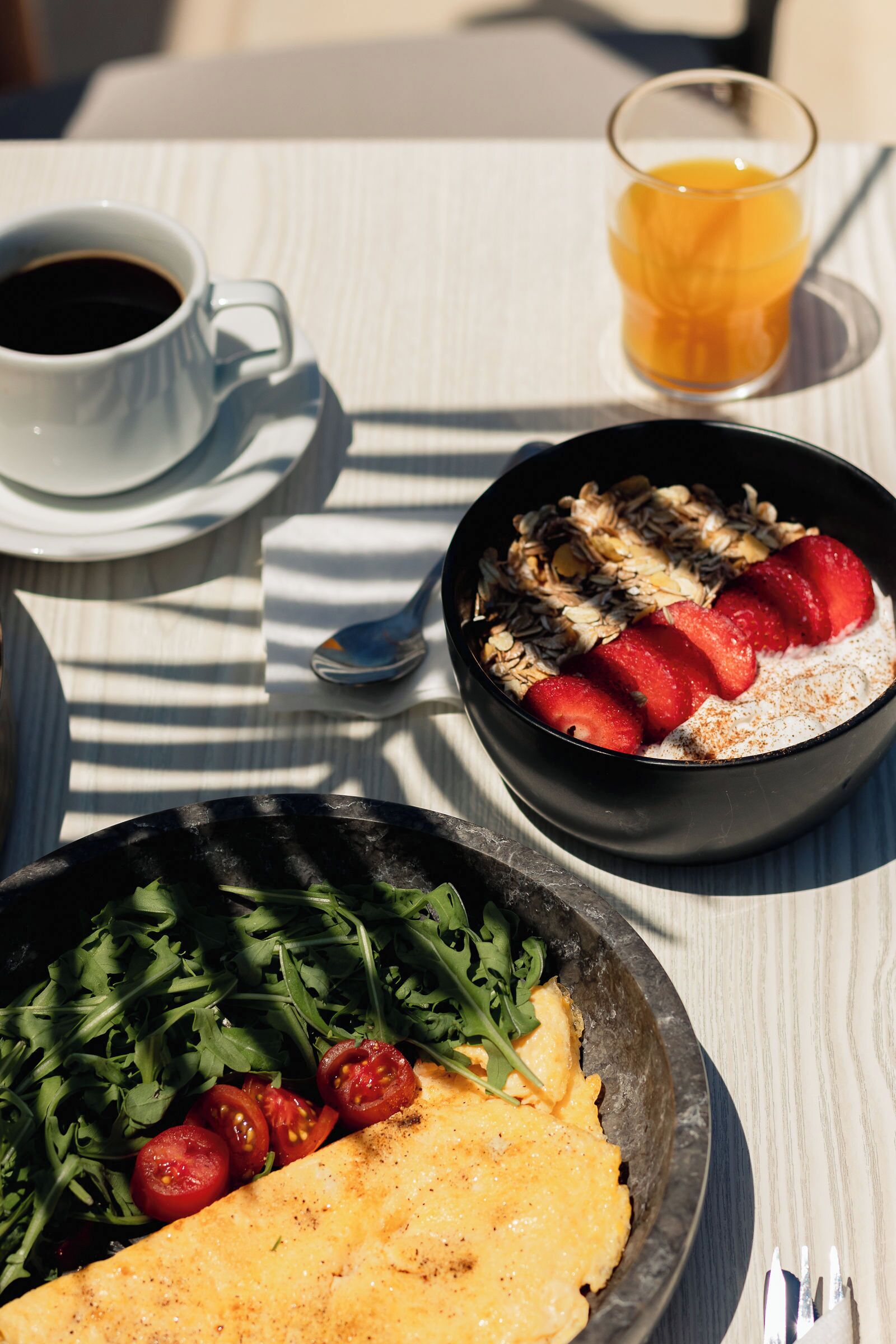 daily continental breakfast (eur 16 per person)