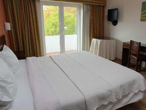 Desk, iron/ironing board, rollaway beds, free WiFi