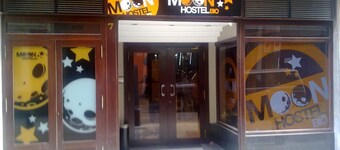 月之比奧青年旅舍