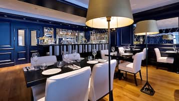 Daily full breakfast (ILS 75 per person)