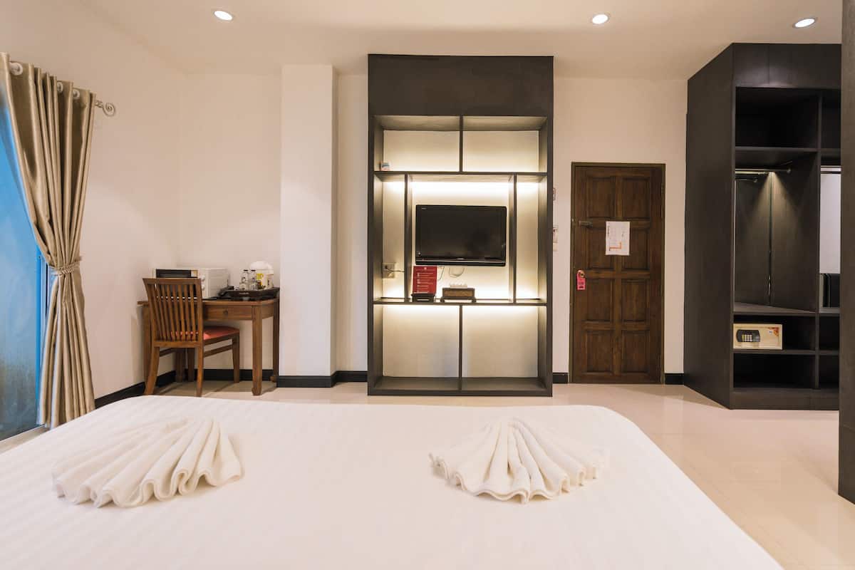 Estudio, 1 cama matrimonial o 2 camas individuales | Caja de seguridad en la habitación y decoración personalizada