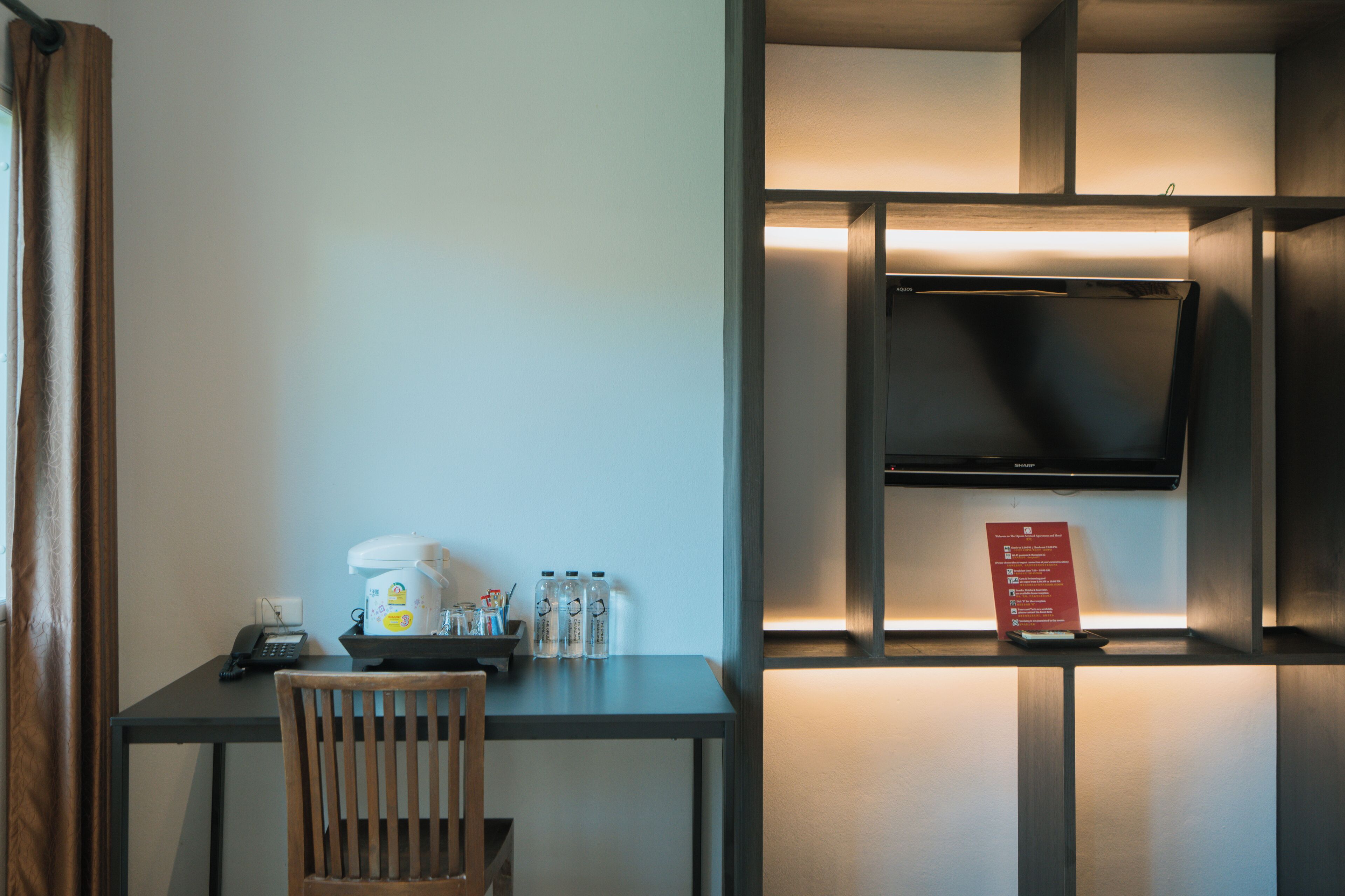 triple room | in-room safe, individually decorated, individually furnished, desk