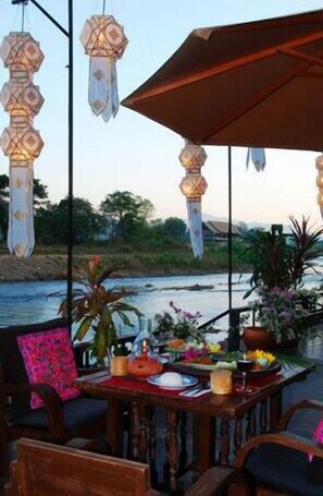 Outdoor dining - Baantawan Pai's Boutique Guesthouse (Pai)