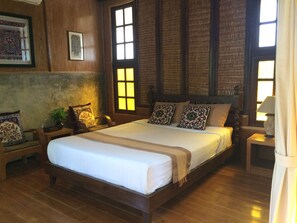 Deluxe Room | Select Comfort beds, in-room safe, individually decorated, desk - Baantawan Pai's Boutique Guesthouse (Pai)