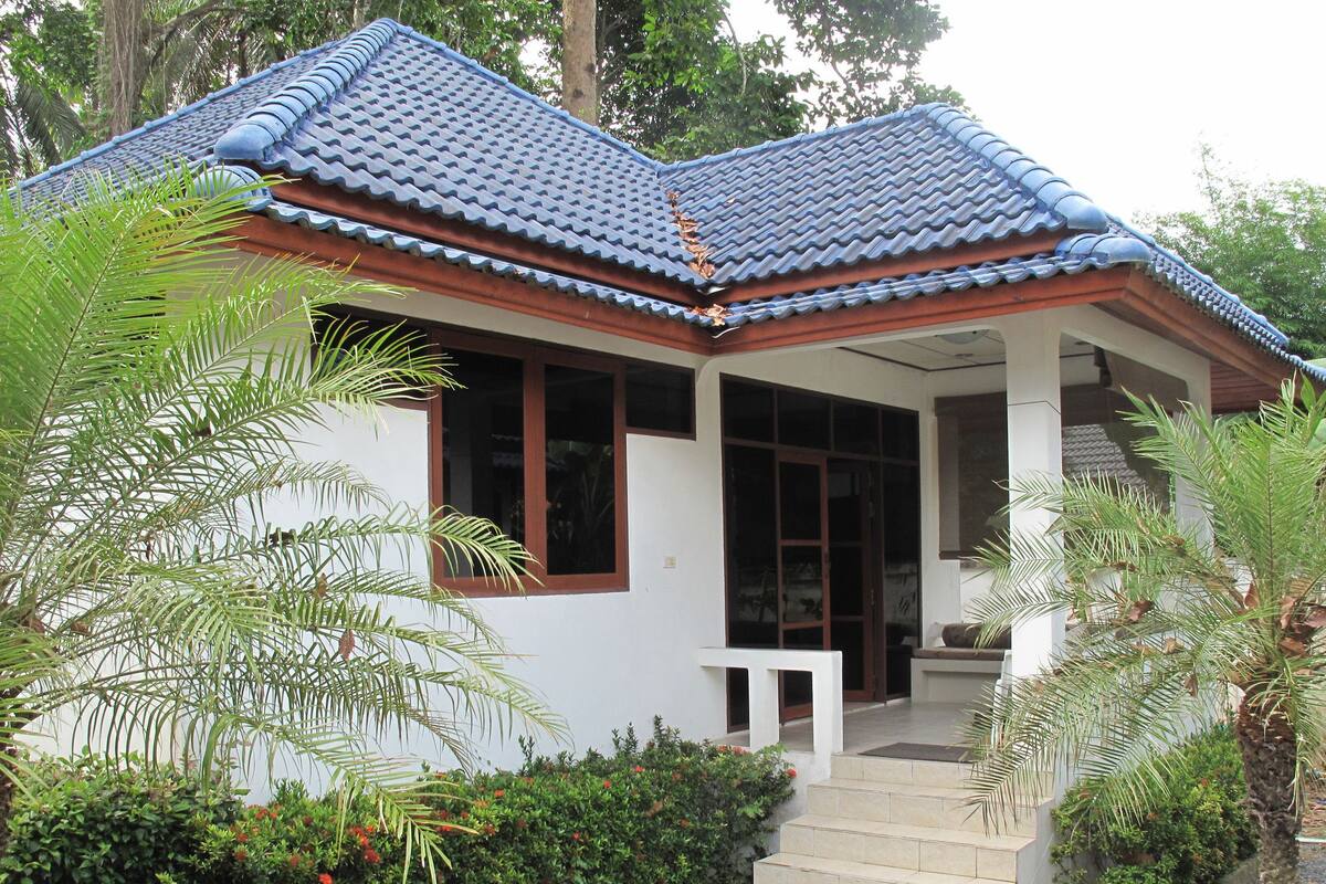 Villa - 1 dubbelsäng - utsikt mot poolen | Exteriör