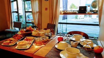 餐飲