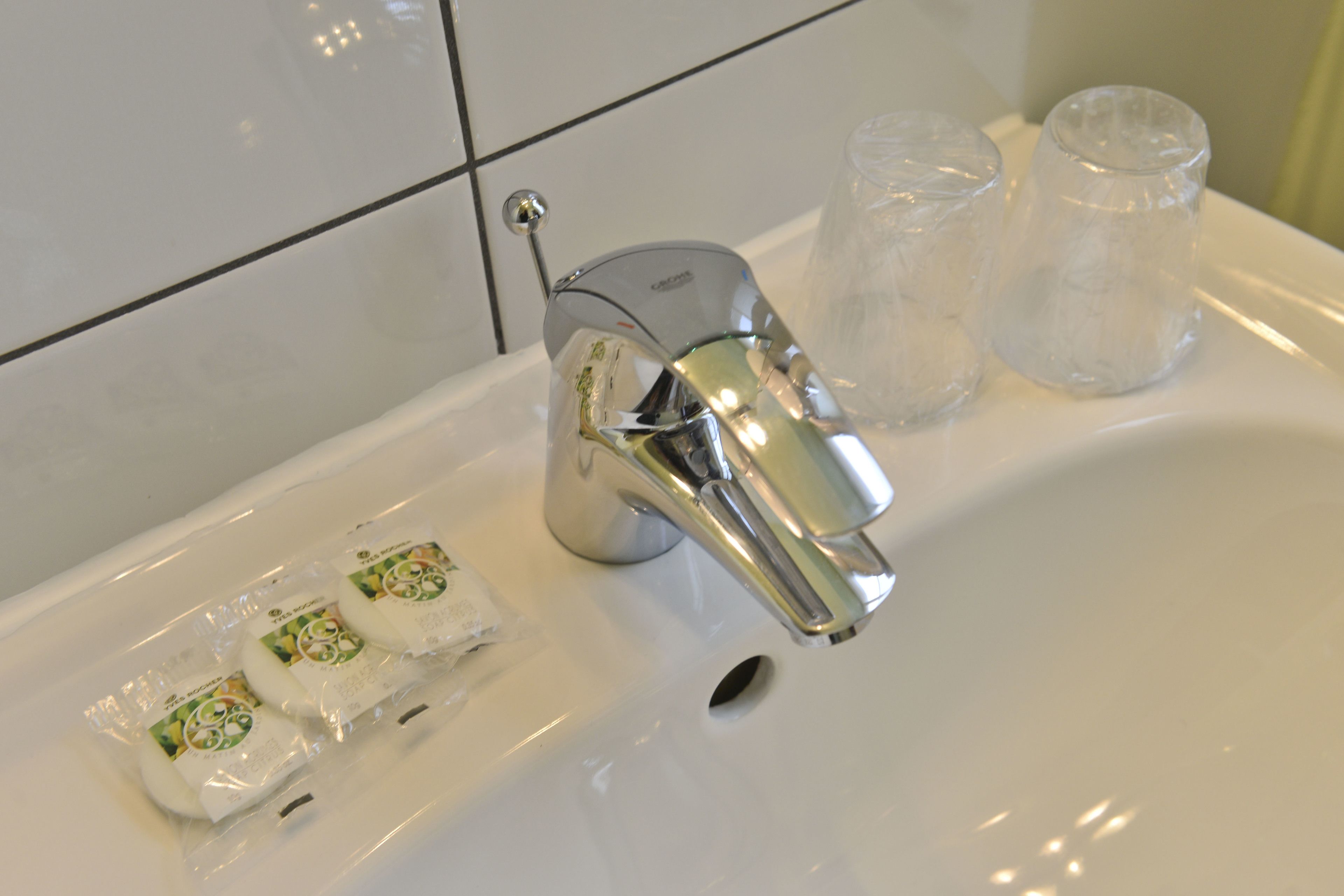 triple room | bathroom sink