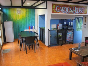Daily buffet breakfast (ARS 30 per person) - Garden House Hostel (Buenos Aires)