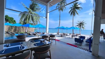 Outdoor pool, sun loungers