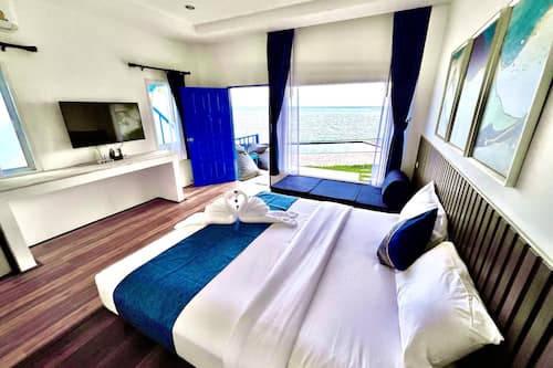 Premier Villa, 1 King Bed, Sea View, Sea Facing | Minibar, free WiFi, bed sheets