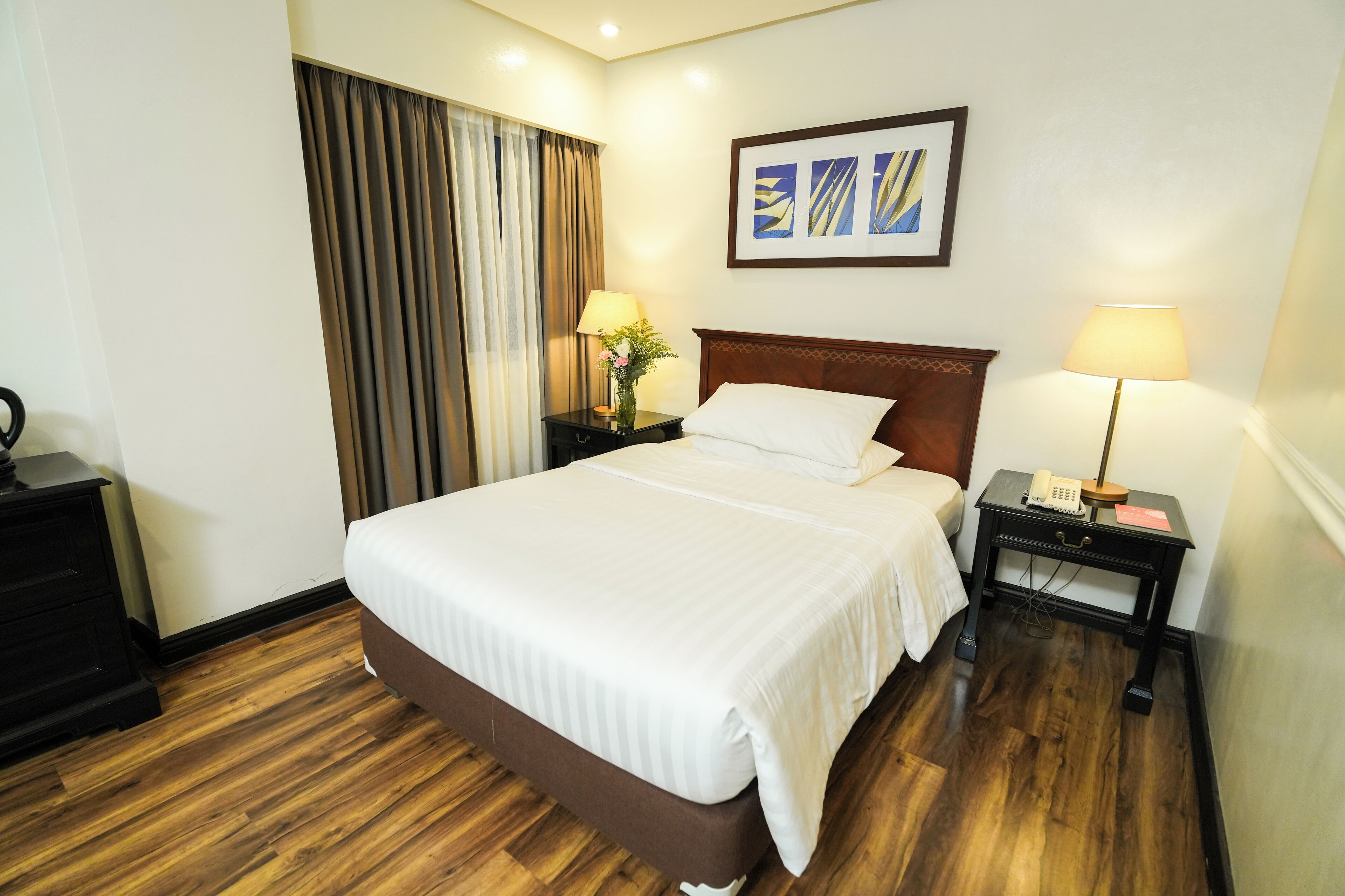 Superior Room | In-room safe, individually decorated, individually furnished, desk