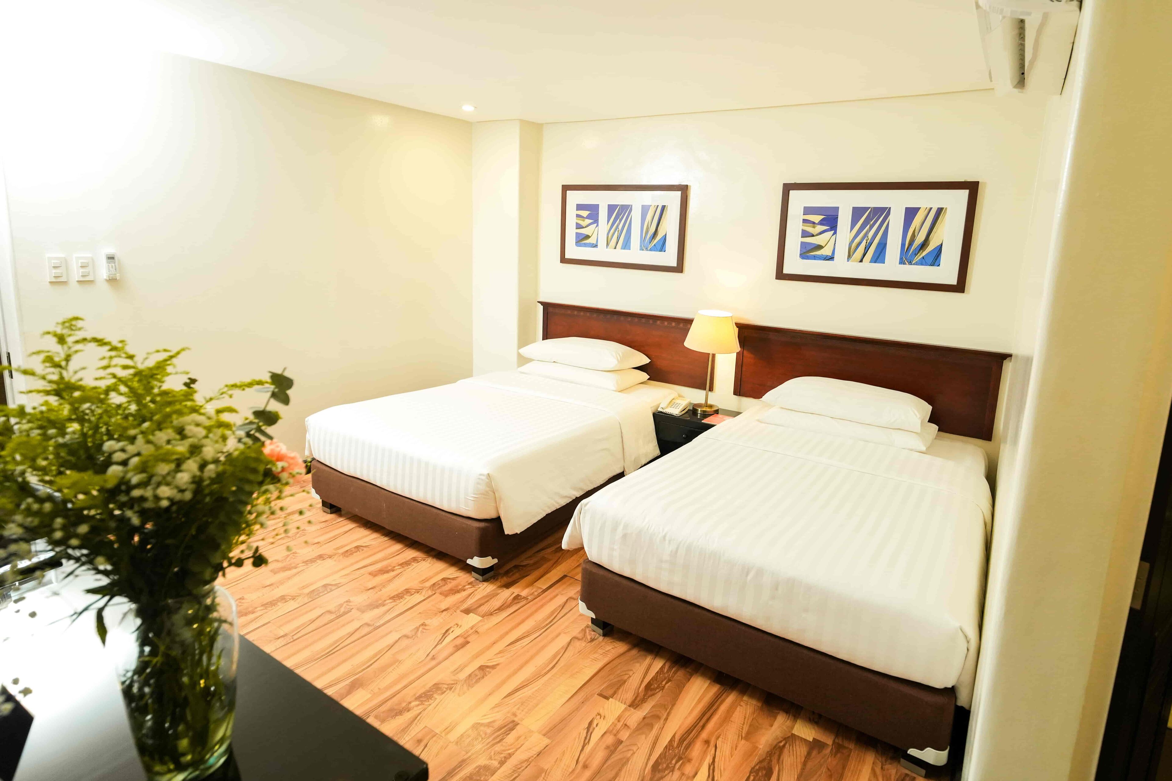 Super Deluxe Queen | Caja fuerte, decoración individual, mobiliario individual y escritorio