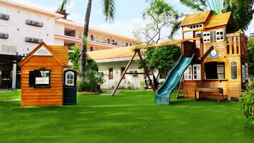 Area giochi per bambini (all'aperto)