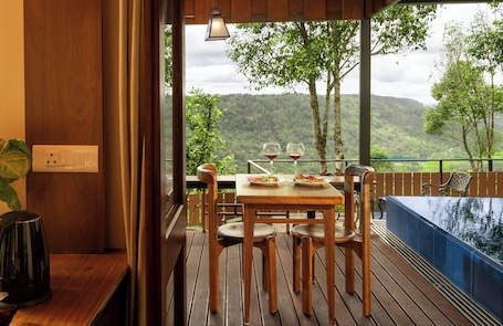 Honeymoon Suite with Plunge Pool | Living area | LED TV