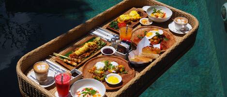 One Bedroom Private Pool Villa with Free Floating Breakfast | Servicio a la habitación