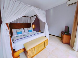 Three Bedroom Villa with Private Pool | In-room safe, desk, soundproofing, iron/ironing board