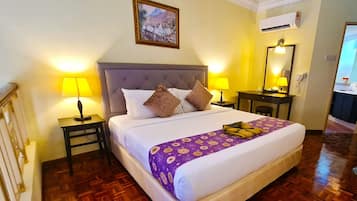 In-room safe, desk, laptop workspace, soundproofing