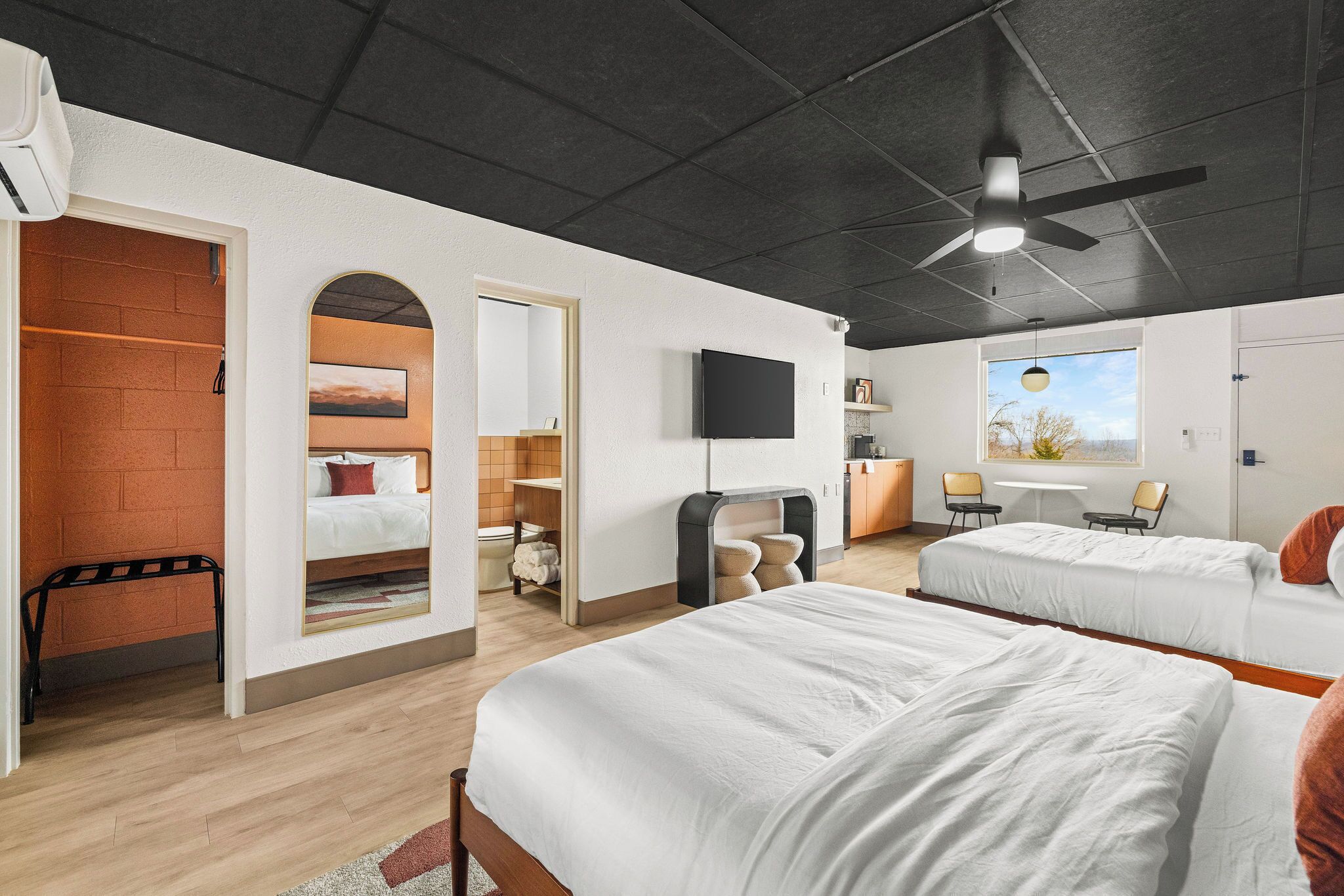 Estúdio standard, 2 camas de casal, para não fumantes, cozinha americana | Individualmente decorados, individualmente mobiliados, cortinas blackout