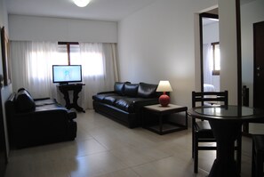 Family Quadruple Room | In-room safe, individually decorated, blackout drapes, free WiFi - Hotel 24 (Punta del Este)