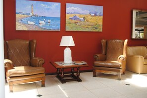 24-吋電視，提供有線頻道