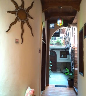 Twin Room, 2 Double Beds with Air Conditioning | Hiên