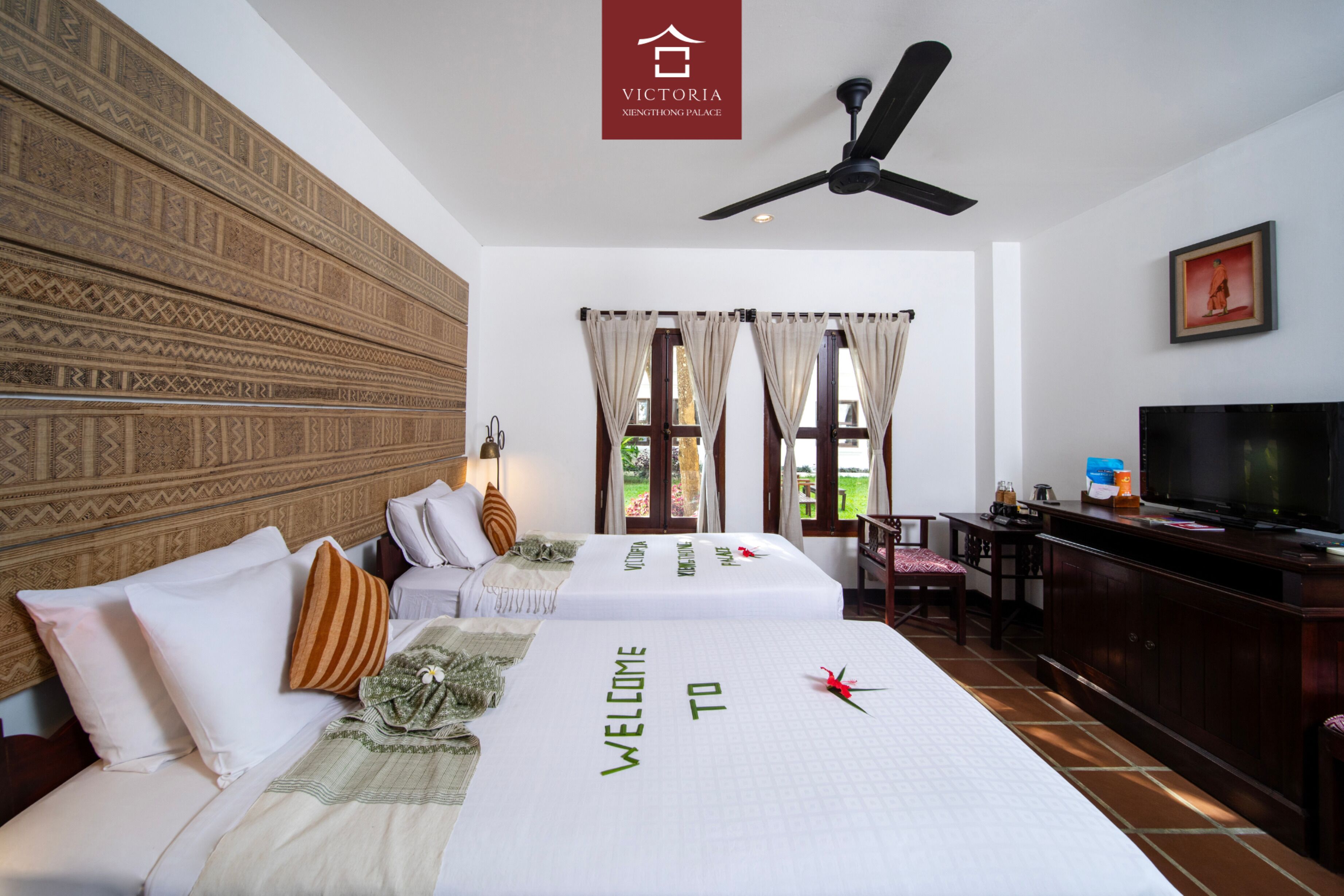 palace twin room | minibar, in-room safe, desk, iron/ironing board