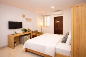 スーペリア ダブルルーム (Free Welcome Fruit) | セーフティボックス (室内)、デスク、遮光カーテン、WiFi (無料)