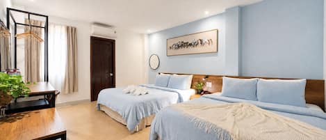 Chambre Familiale (Free Welcome Fruit) | Coffres-forts dans les chambres, bureau, rideaux occultants