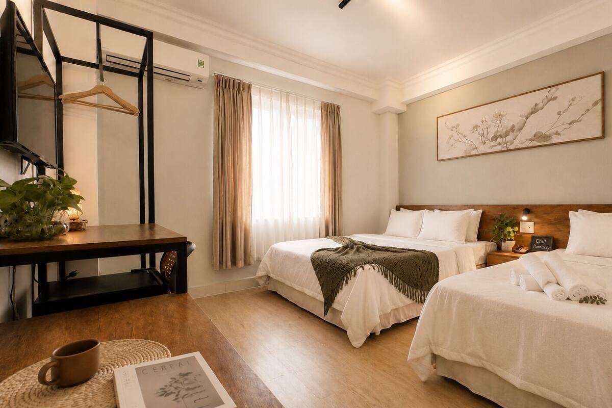 Deluxe Triple Room | In-room safe, desk, blackout drapes, WiFi (free)