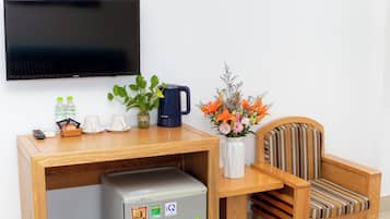 Standard-dobbeltværelse (Free Welcome Fruit) | Pengeskab på værelset, skrivebord, mørklægningsgardiner, gratis Wi-Fi