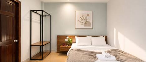 Chambre supérieure double (Free Welcome Fruit) | Coffre-fort, bureau, rideaux d’obscurcissement, accès au Wi-Fi (inclus)