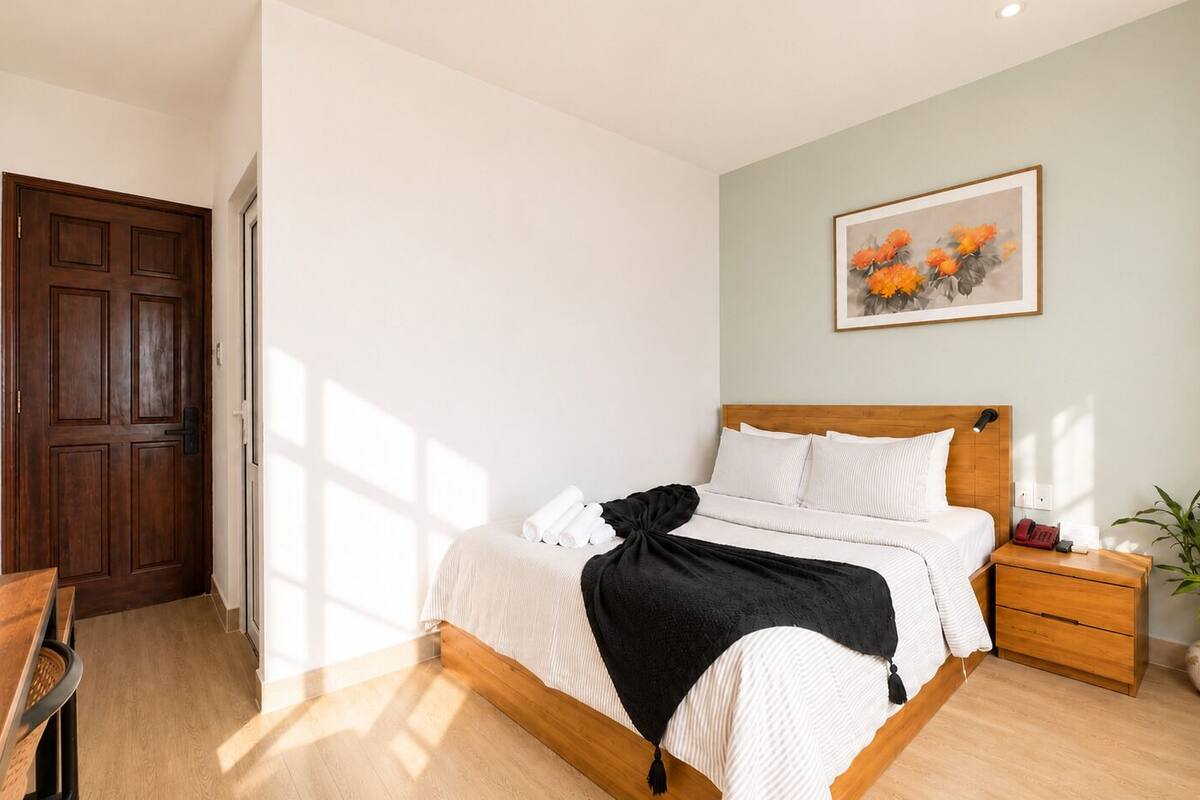 Superior Double Room | In-room safe, desk, blackout drapes, WiFi (free)