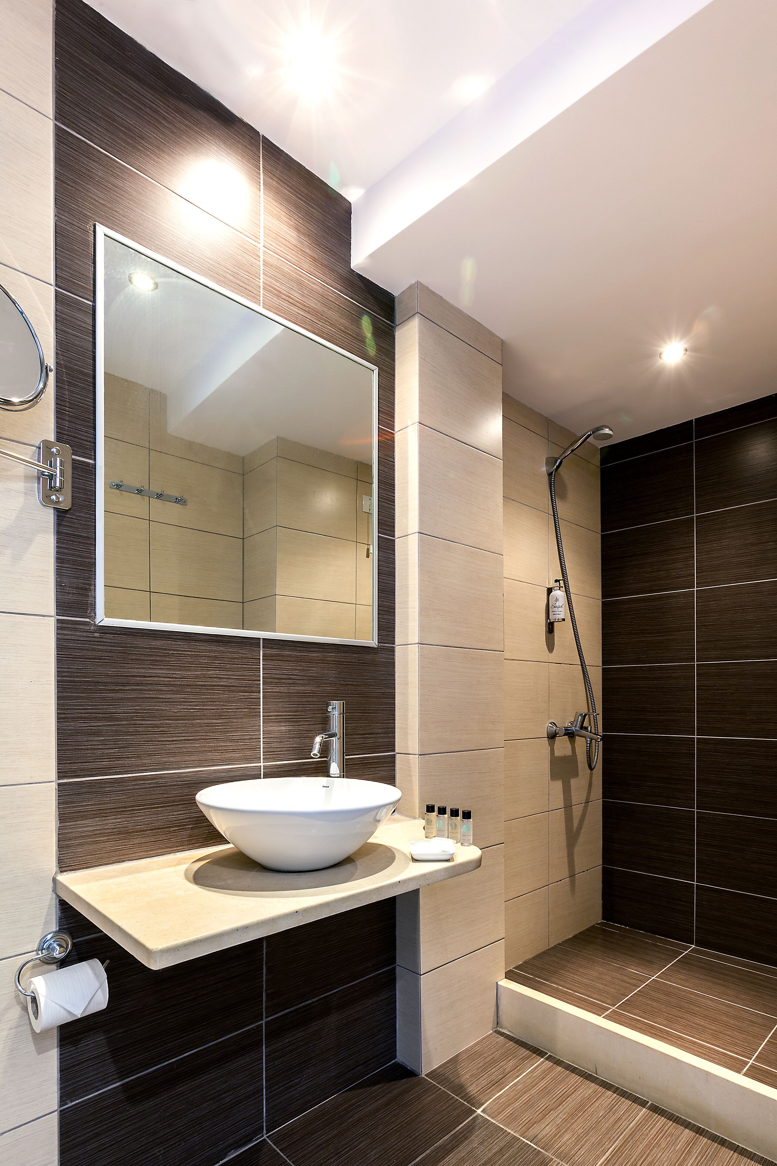standard triple room | bathroom | shower, free toiletries, hair dryer, towels